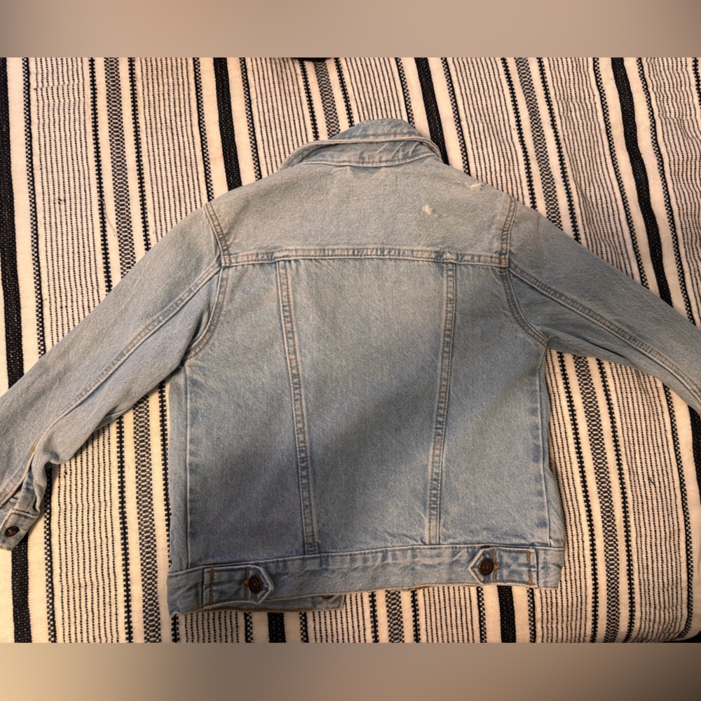 Zara Light Wash Denim Trucker Jacket - Picture 2 of 2